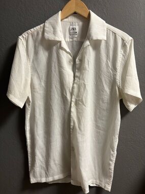 Zara textured men’s button down size med